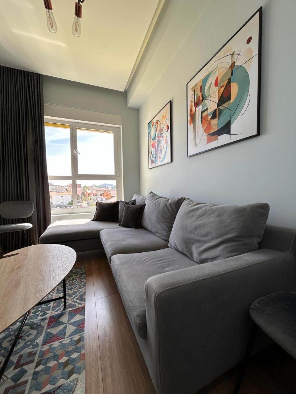 Picasso Apartment Τίρανα Εξωτερικό φωτογραφία