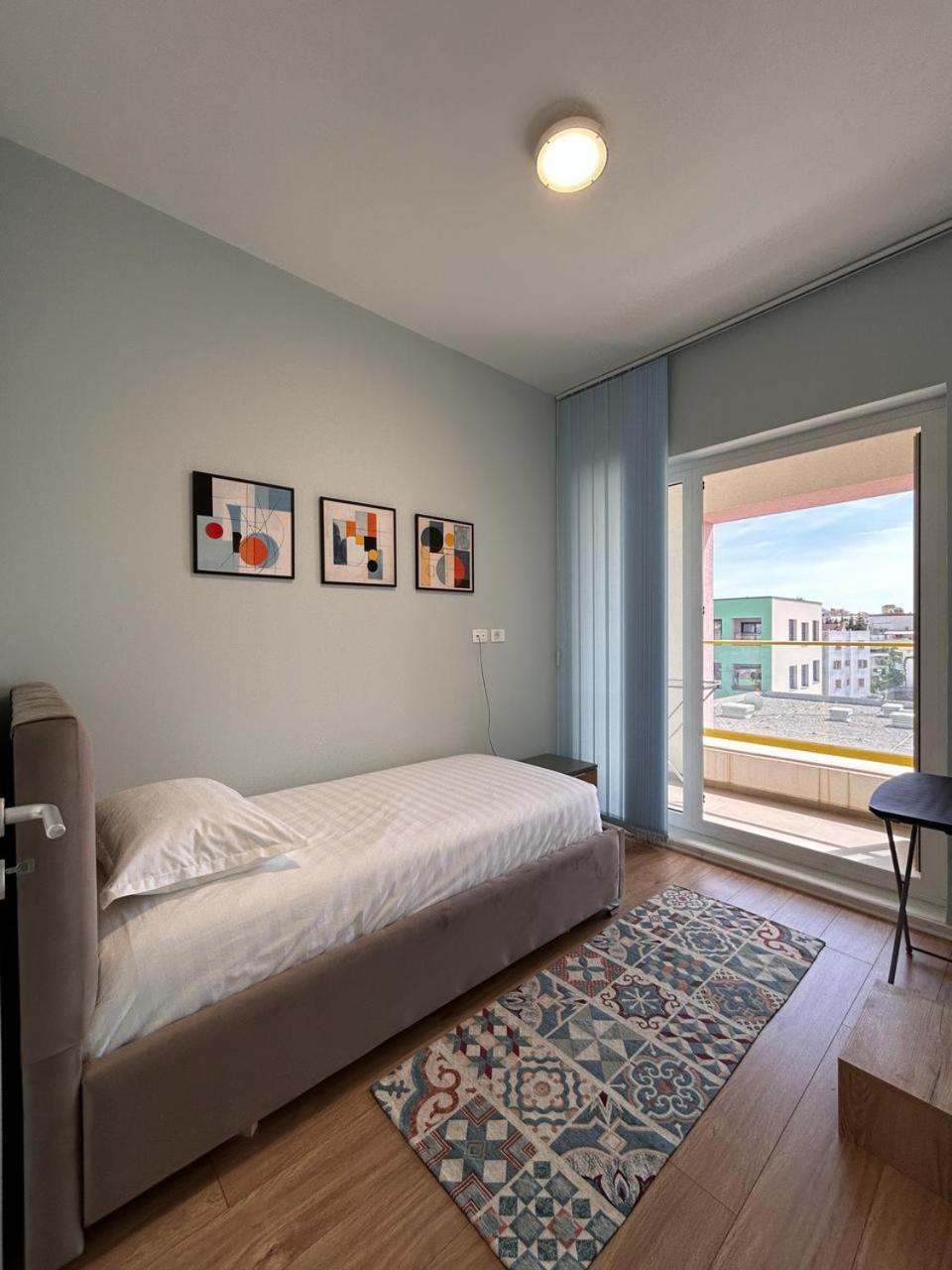 Picasso Apartment Τίρανα Εξωτερικό φωτογραφία