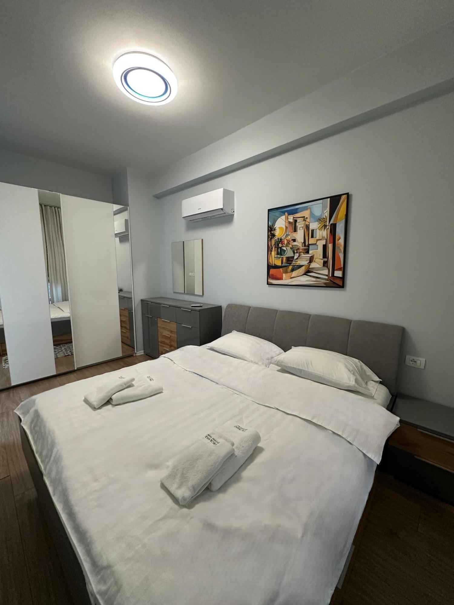 Picasso Apartment Τίρανα Εξωτερικό φωτογραφία